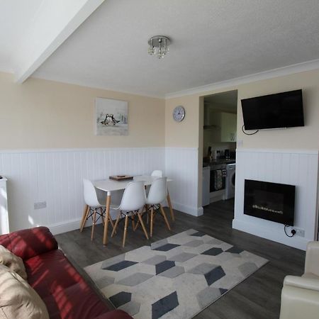 Relaxing Chalet On Popular California Sands Short Stroll To Beach, Nr Norfolk Broads & Great Yarmouth Scratby Buitenkant foto