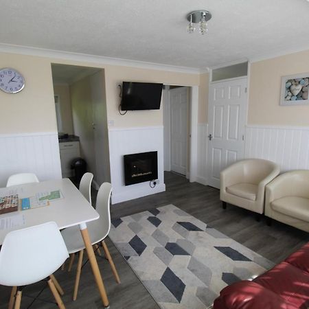 Relaxing Chalet On Popular California Sands Short Stroll To Beach, Nr Norfolk Broads & Great Yarmouth Scratby Buitenkant foto