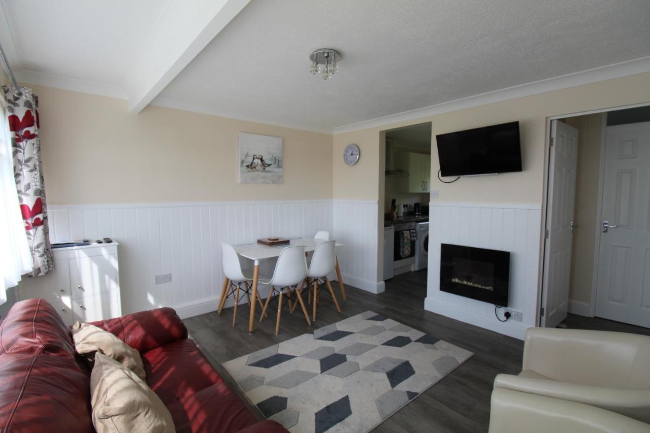 Relaxing Chalet On Popular California Sands Short Stroll To Beach, Nr Norfolk Broads & Great Yarmouth Scratby Buitenkant foto